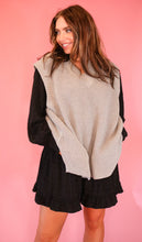 Load image into Gallery viewer, Day Dreamer Vest - Shopsurgeclothing