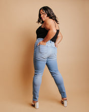 Load image into Gallery viewer, Extended Sizing Buttons Jean - Shopsurgeclothing