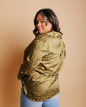 Cargar imagen en el visor de la galería, Silk Olive Cheetah - Shopsurgeclothing