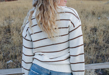 Cargar imagen en el visor de la galería, Striped Sweater - Shopsurgeclothing
